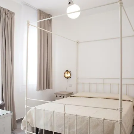 Del Faro Bed & Breakfast *